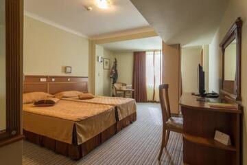 Фото номера Двухместный номер с 1 кроватью Отель Diplomat Plaza Hotel &amp; Resort г. Луковит 2