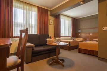 Фото номера Двухместный номер с 1 кроватью Отель Diplomat Plaza Hotel &amp; Resort г. Луковит 3