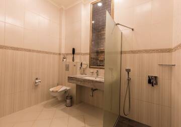 Фото номера Двухместный номер Делюкс с 1 кроватью Отель Diplomat Plaza Hotel &amp; Resort г. Луковит 2